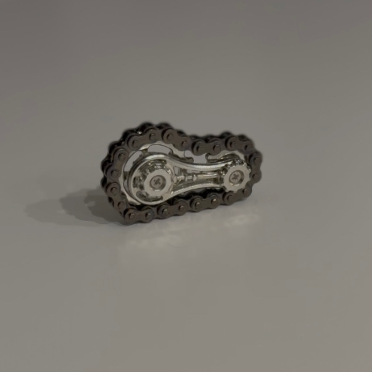 Flywheel finger roller