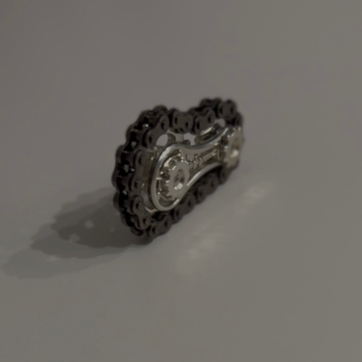 Flywheel finger roller